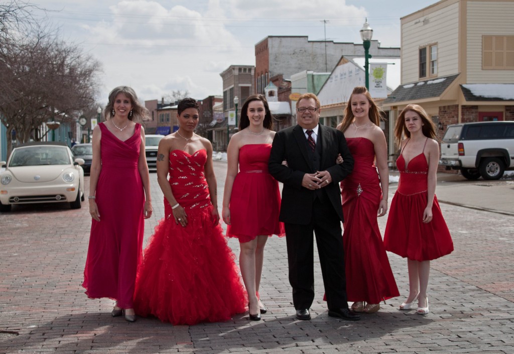 Models on Main Street with Antonio Fermin: From Left to Right: Cheryl Moreland, LaShawn Smith, Sarah Zimmerman, Antonio Fermin, Lisa Gonzales and Amber Thomas.
