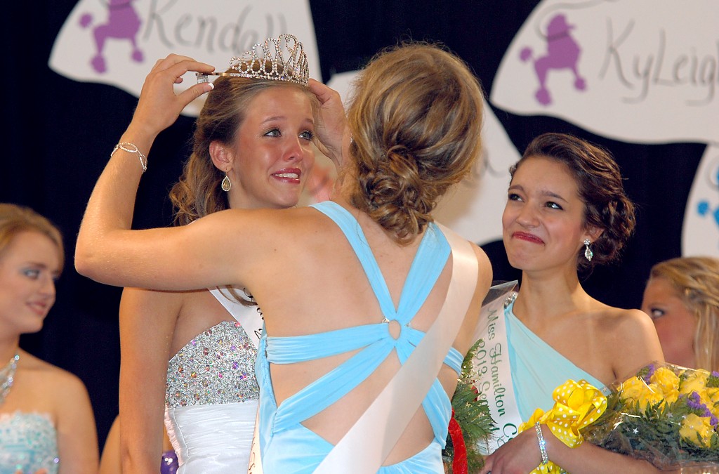 KyLeigh Kimbrell receives the crown from 2012 Hamilton County 4-H Fair Queen Sarah Huber