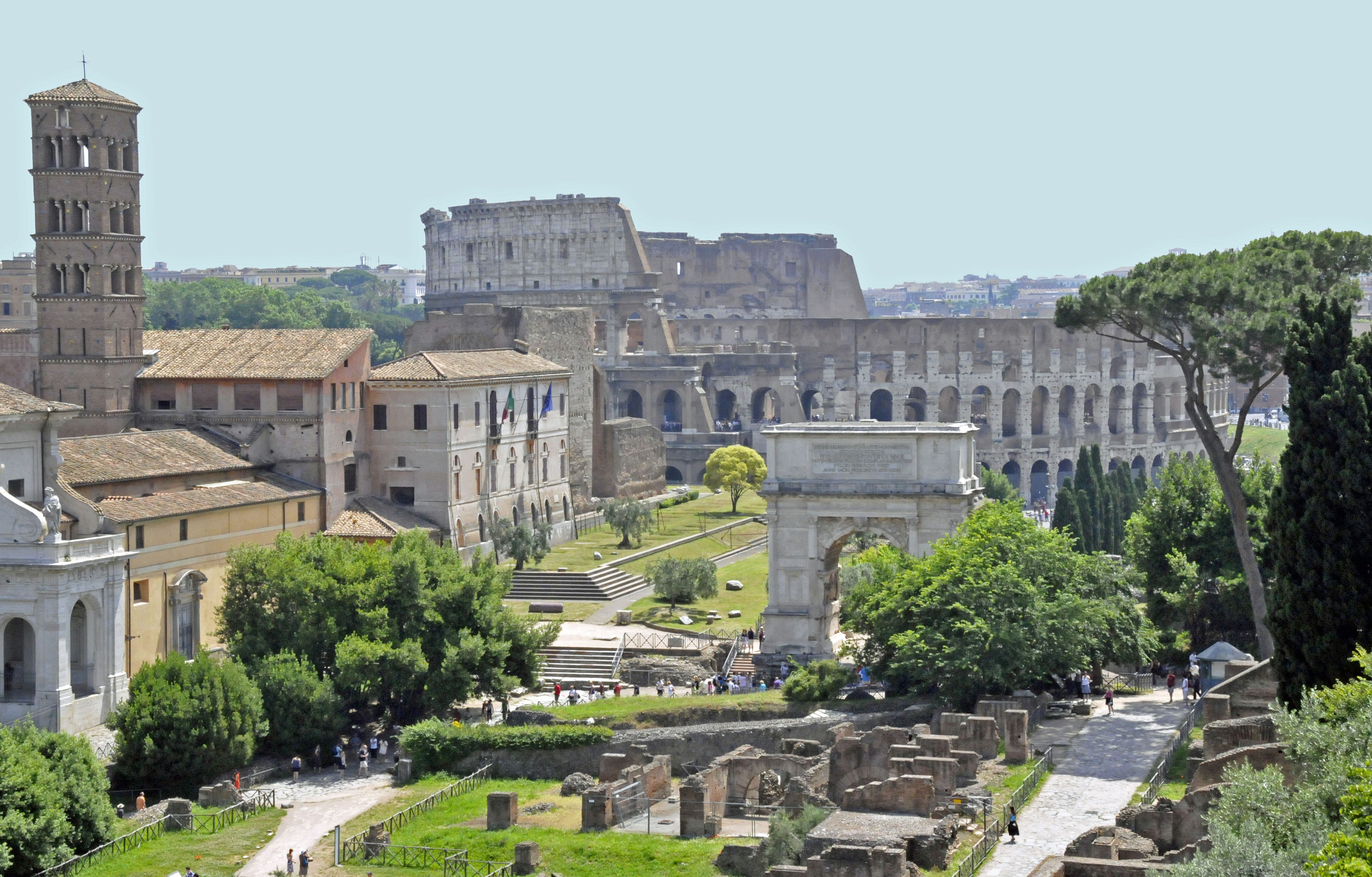 Travel KnebelColiseum and Arch of Titus