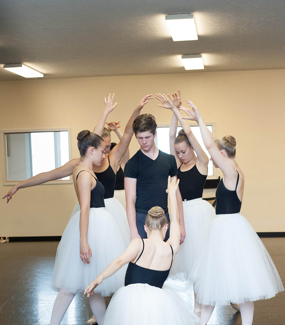 Members of CIDE practice Birthday Variations. (Photo by Allison Mayer)