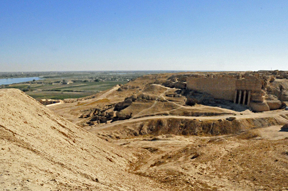 Ruins at Dura Europos near the Euphrates River (Photo by Don Knebel)