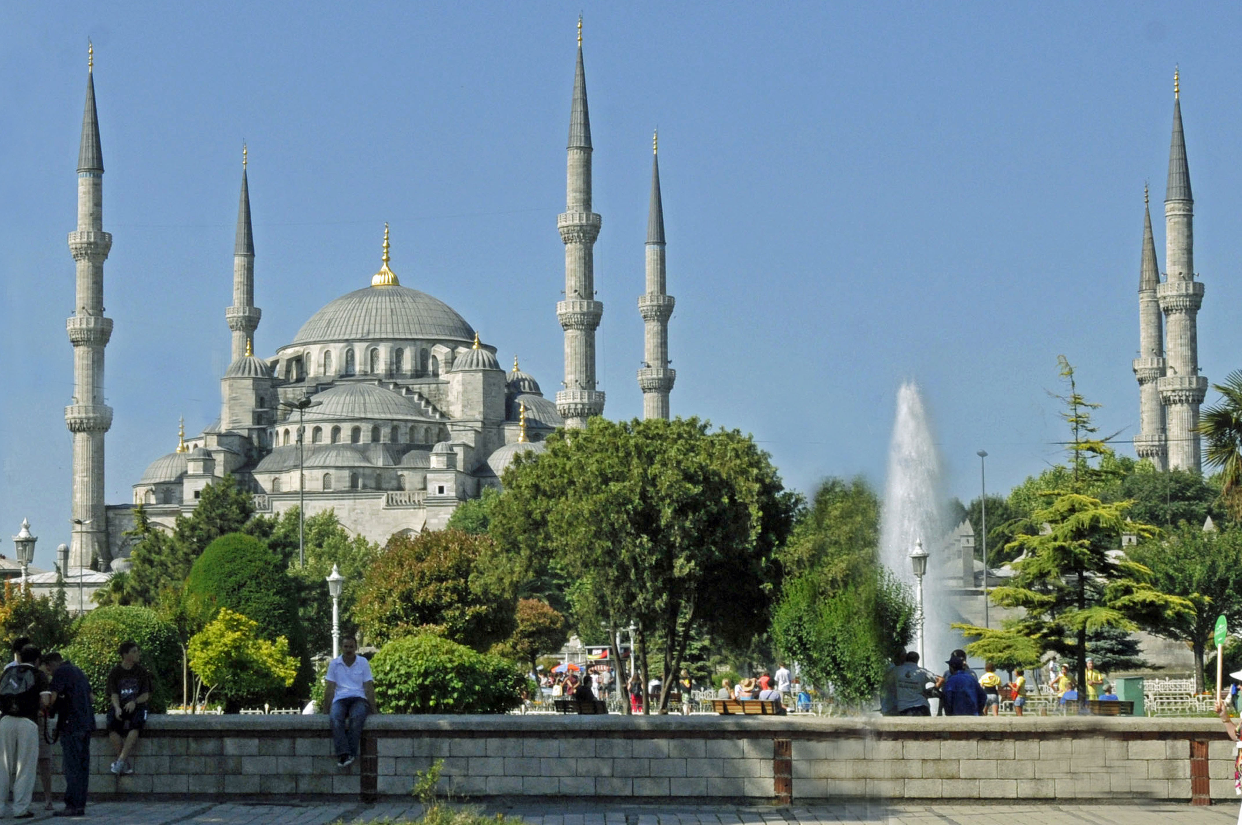 The Blue Mosque in Istanbul, Turkey (Photo by Don Knebel)