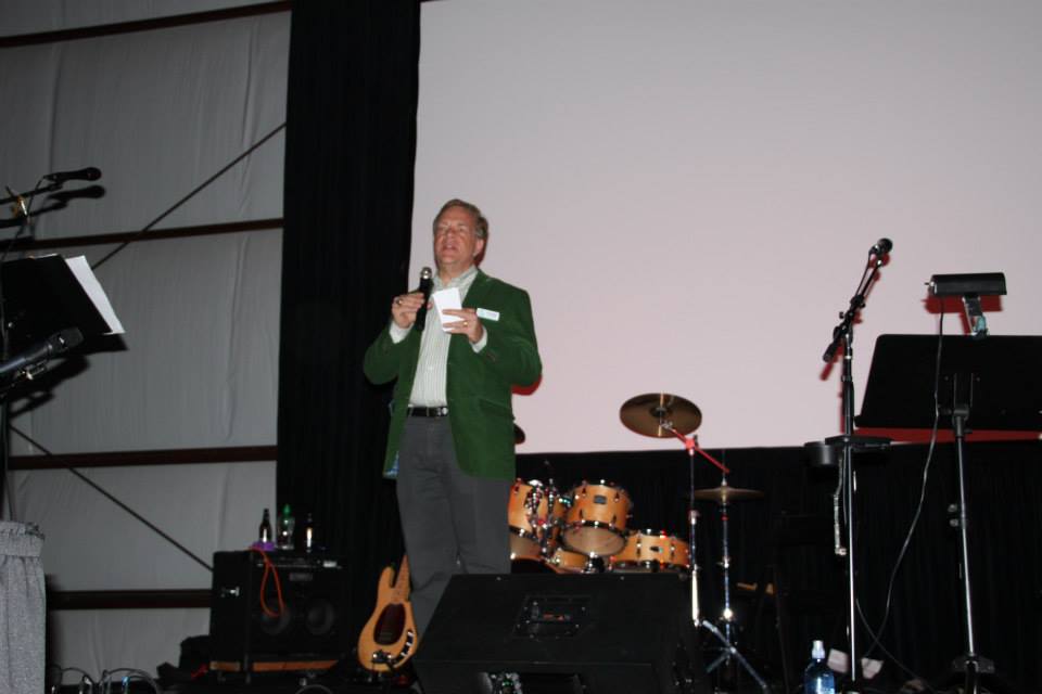 Zionsville Education Foundation president Bob Spoonmore speaks at last year’s Fall Frolic. (Submitted photo)