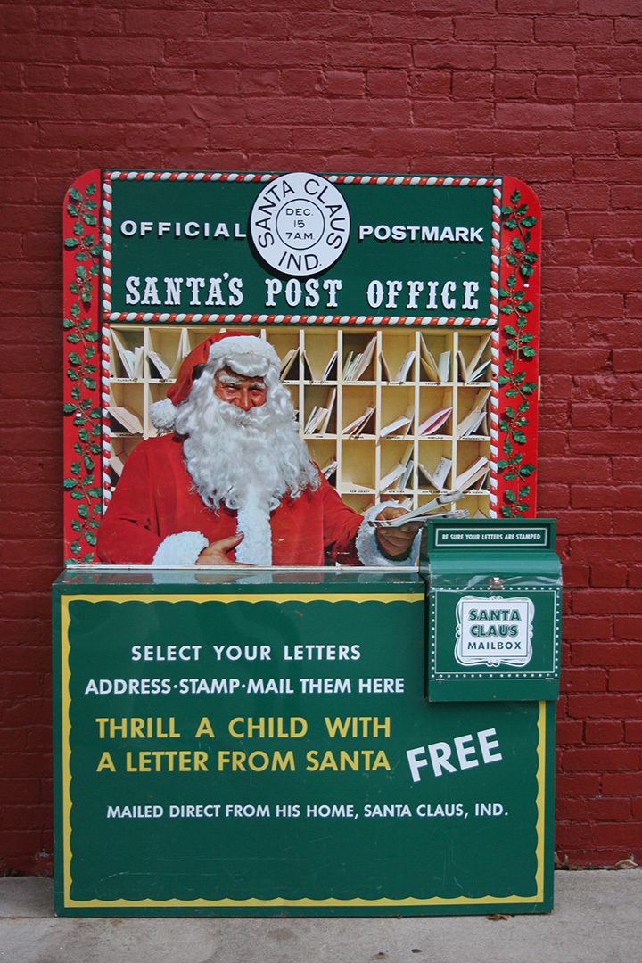 CIZ COM 1115 Santas Mailbox