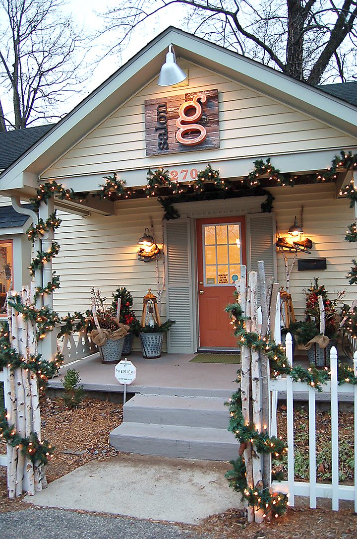 Salon G won the grand prize for business decorating in the third annual door decorating contest. (Photo by Heather Lusk) 