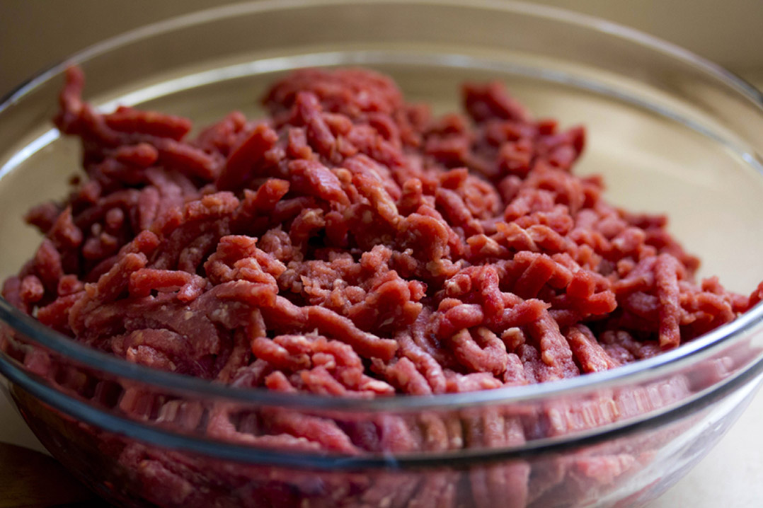 ground beef in bowl 800