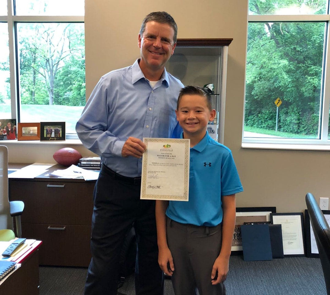 While serving as mayor for the day, Beckett Suh spent time with Zionsville Mayor Tim Haak. (submitted photo)