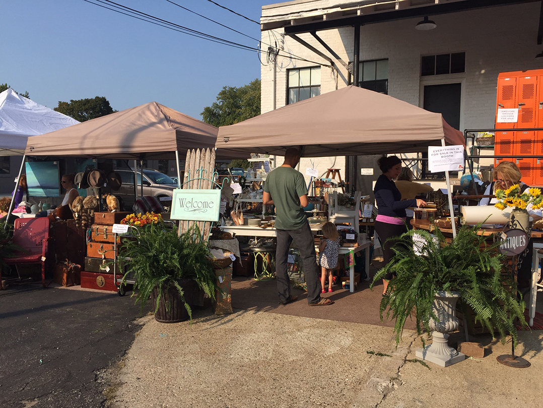 Fishers resident helps run vintage marketplace