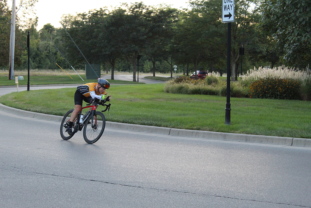 Noblesville bicyclist aims to set record by riding in roundabout for 24 hours