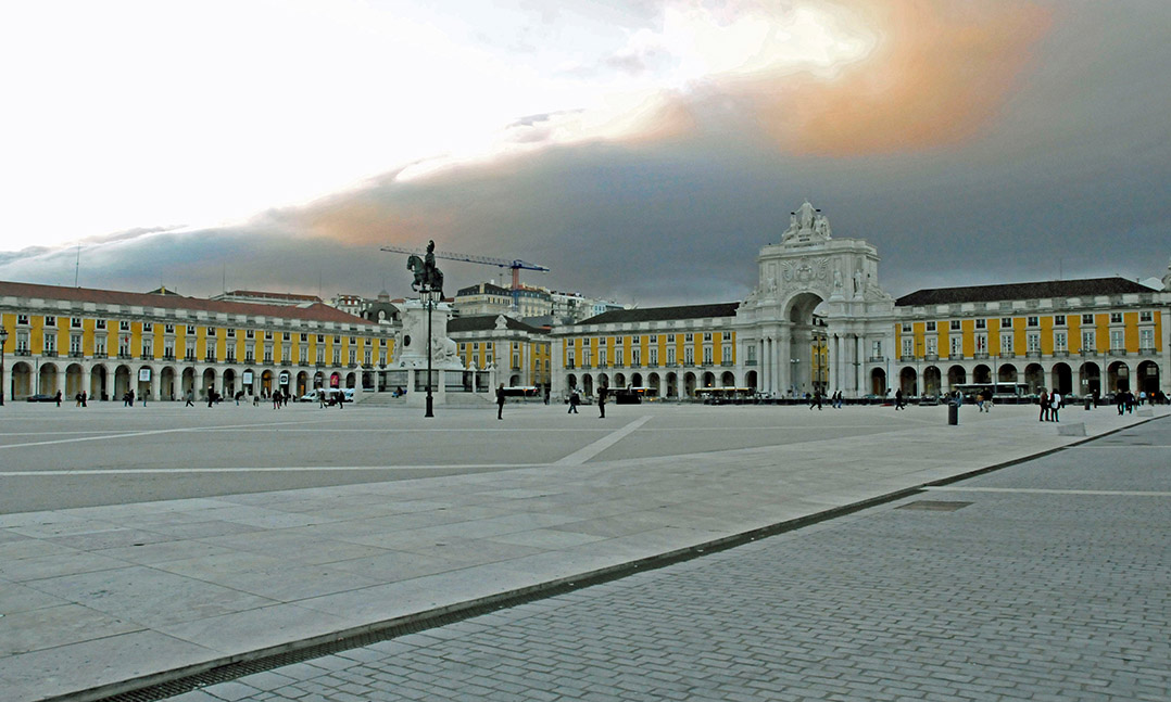 Column: Lisbon’s Monumental Square