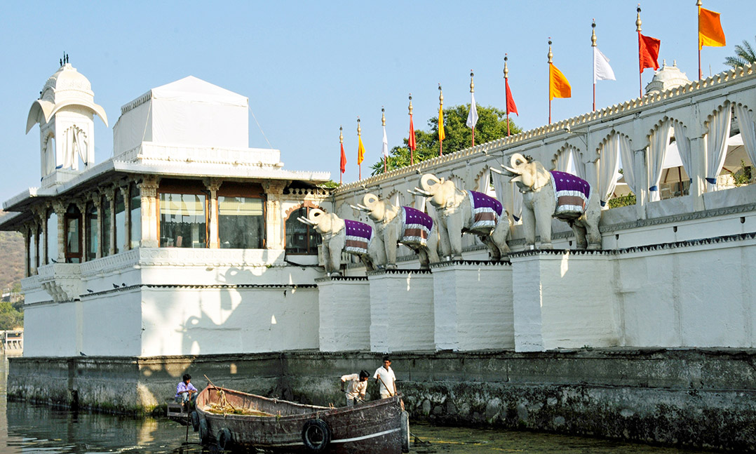 Column: Jag Mandir: A Hindu palace with a Muslim building