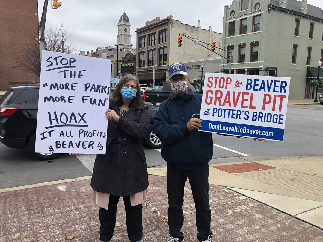 CIN COM 1103 beaver protest4