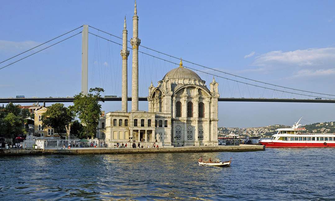 Column: Istanbul’s Riverfront Mosque