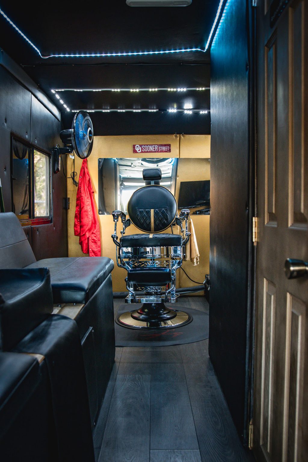 Mobile barber brings luxury experience to Carmel, Fishers • Current