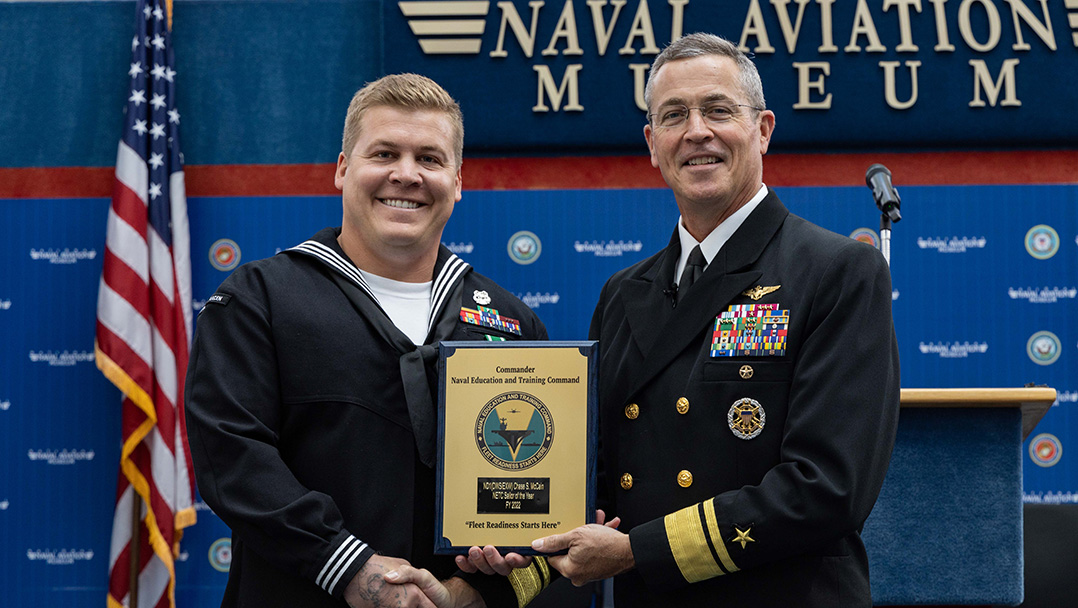 McCordsville native receives Navy award