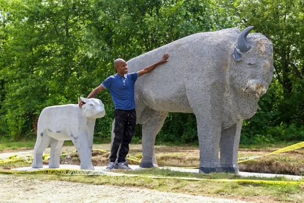 CIC COM 0806 Bison Sculpture