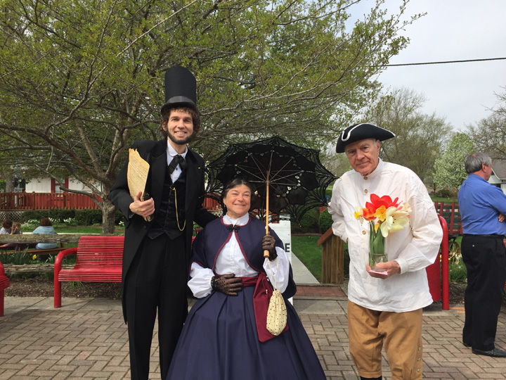 Lincoln, Mary Todd Lincoln and Jefferson pose for a photo together (Photo by Anna Skinner)